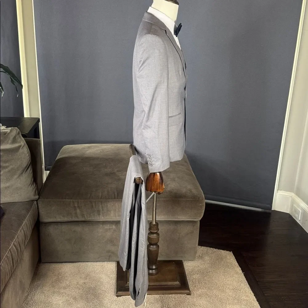 Men's Gray 3 Piece Slim Fit Formal Suit One Button Closure 32 Jacket 34 Pant NWT